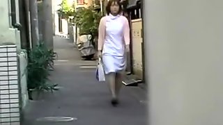 Right after shopping and on her way home skirt sharking vid
